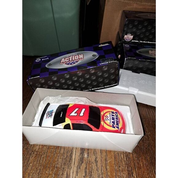 Vintage 96 Action Platinum Collectibles Darrell Waltrip Die Cast Nascar Race Car - Picture 7 of 9